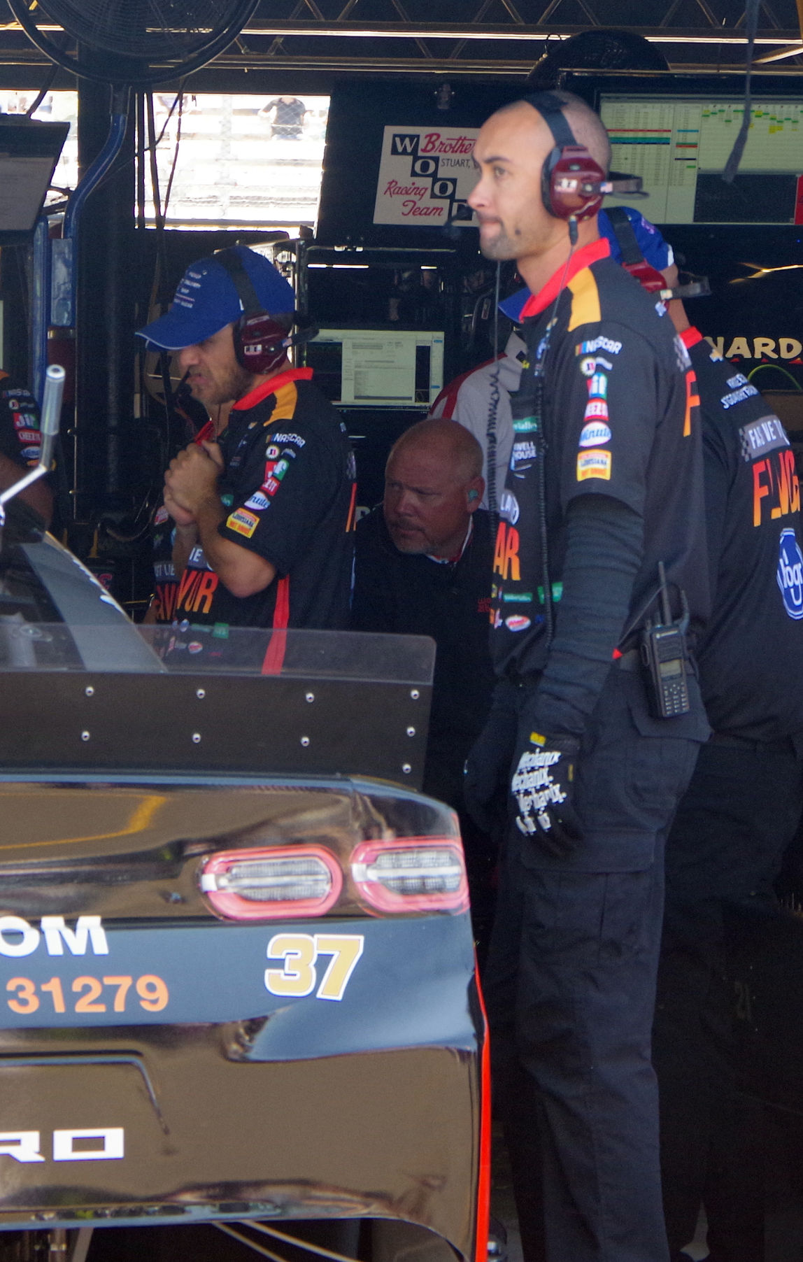 Friday at the Bojangles' Southern 500